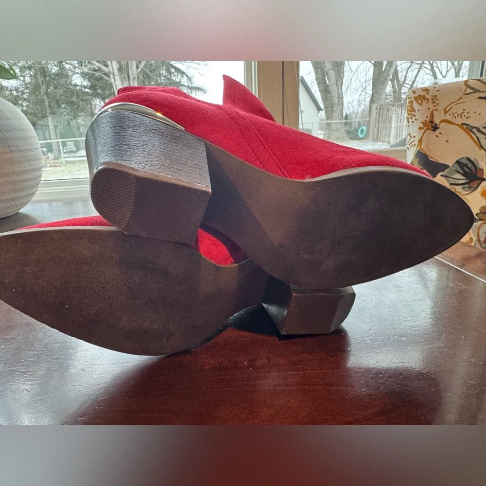 Journee Issla Western Ankle Bootie Red Suede Ankle - Picture 9 of 9